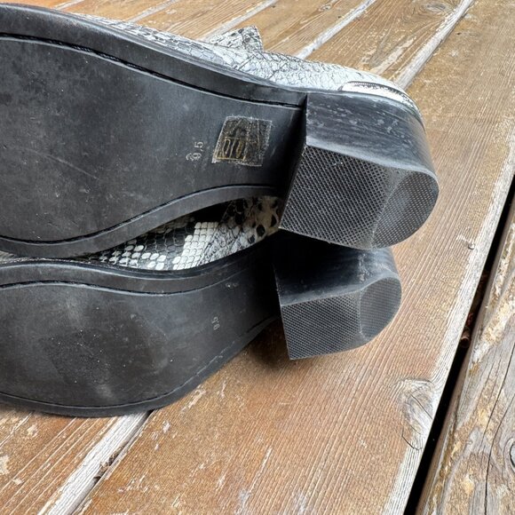 EUC Jeffrey Campbell Cromwell Cutout Booties Black and White Snake Women's 9.5 - Picture 13 of 15